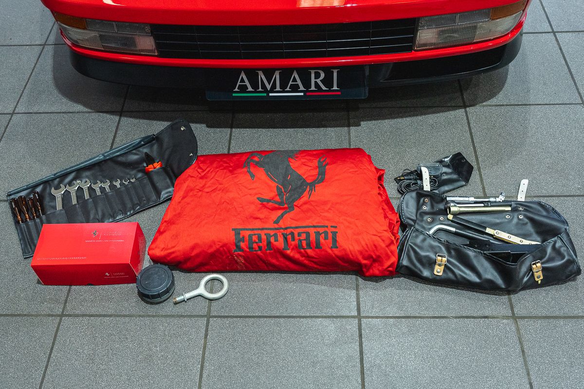FERRARI TESTAROSSA Flat 12