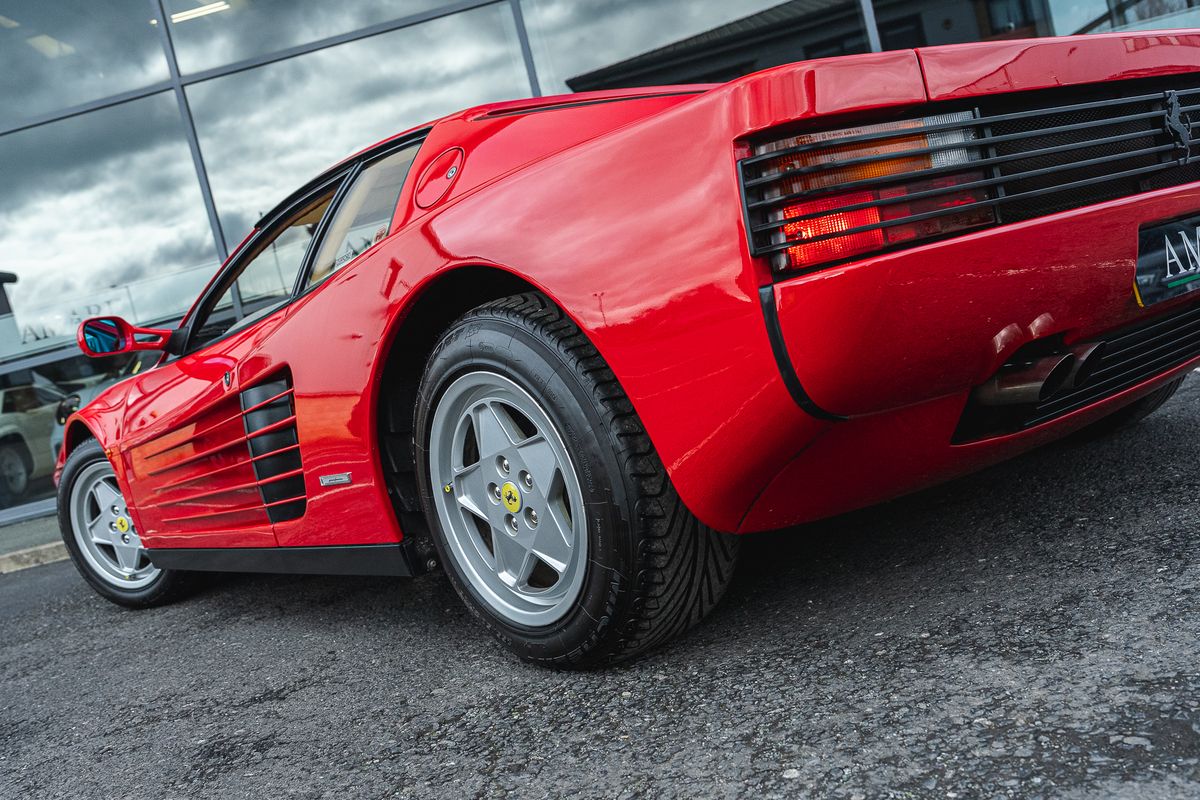 FERRARI TESTAROSSA Flat 12