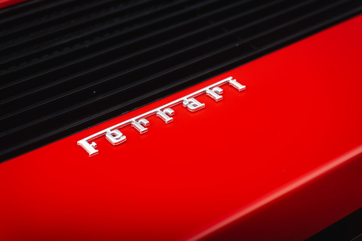 FERRARI TESTAROSSA Flat 12