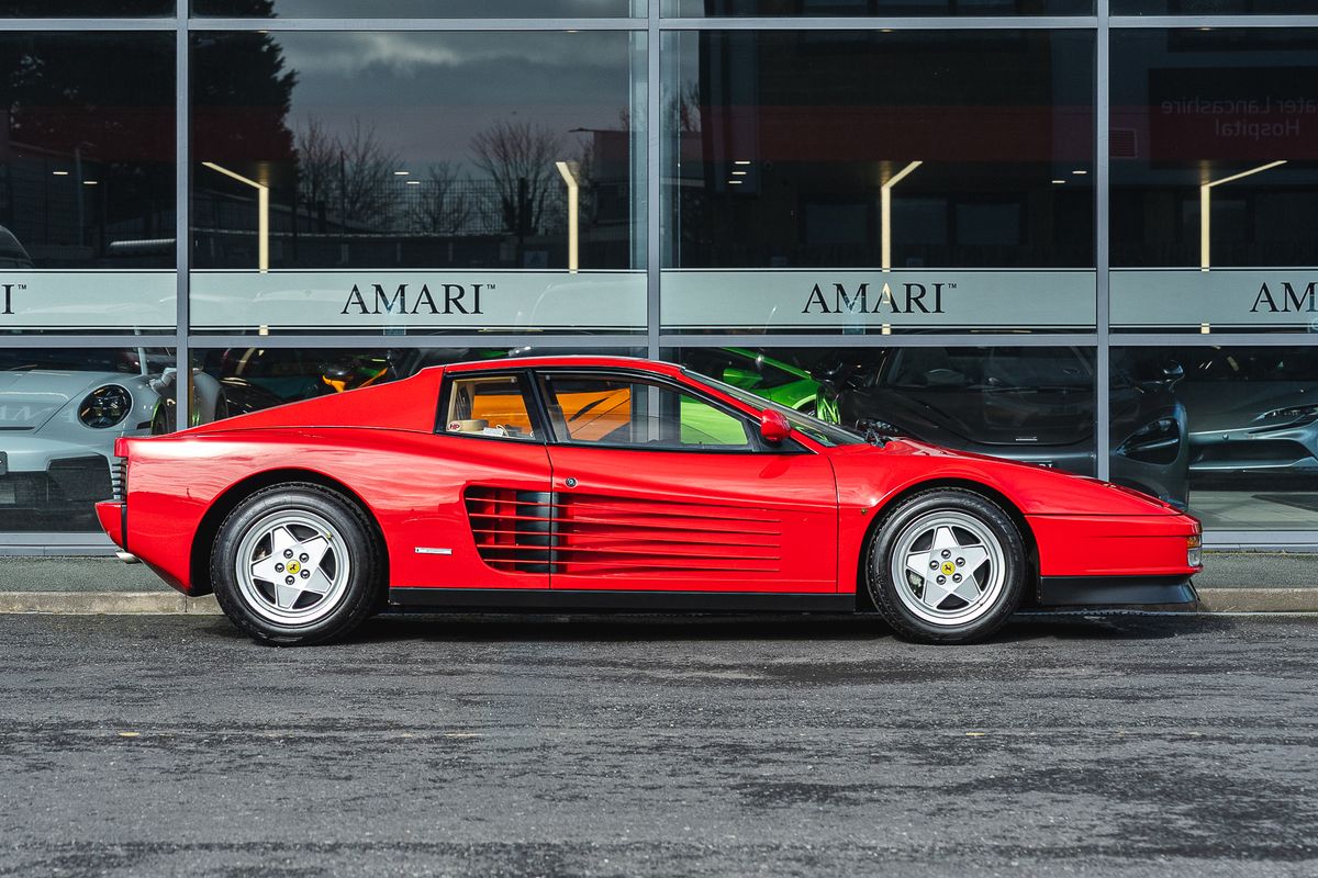 FERRARI TESTAROSSA Flat 12