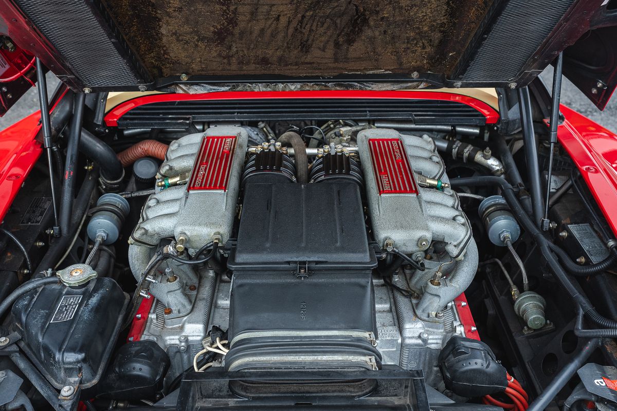 FERRARI TESTAROSSA Flat 12