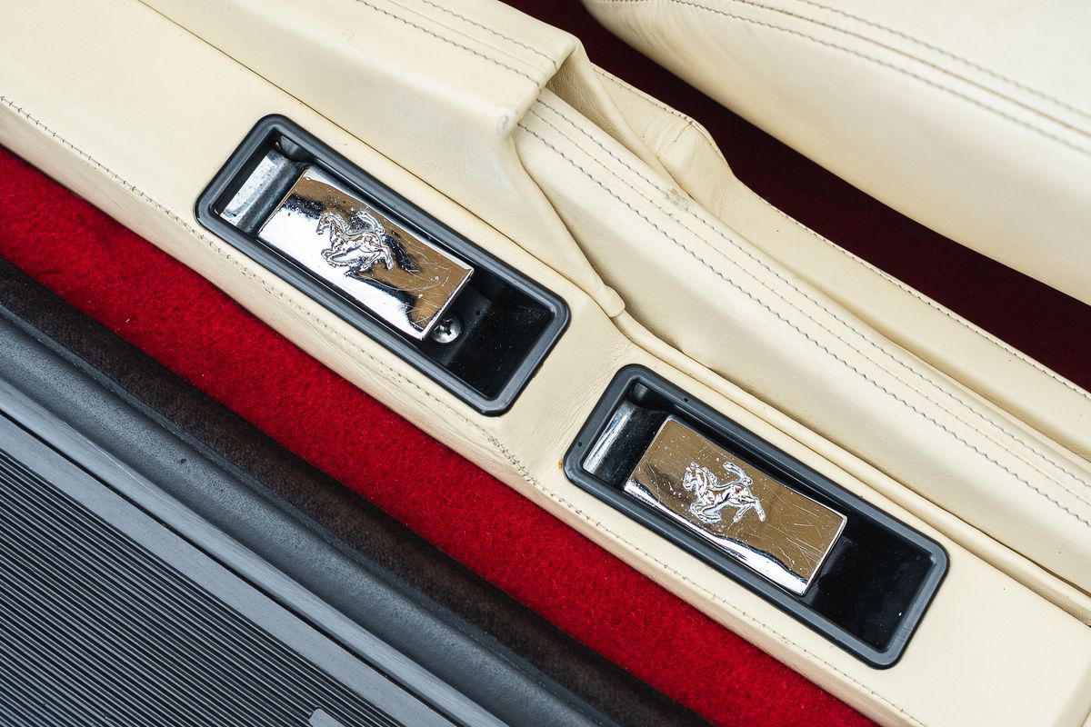 FERRARI TESTAROSSA Flat 12