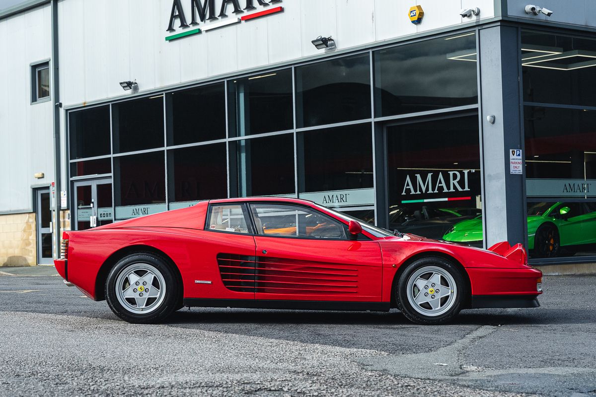 FERRARI TESTAROSSA Flat 12