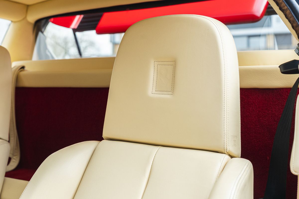 FERRARI TESTAROSSA Flat 12