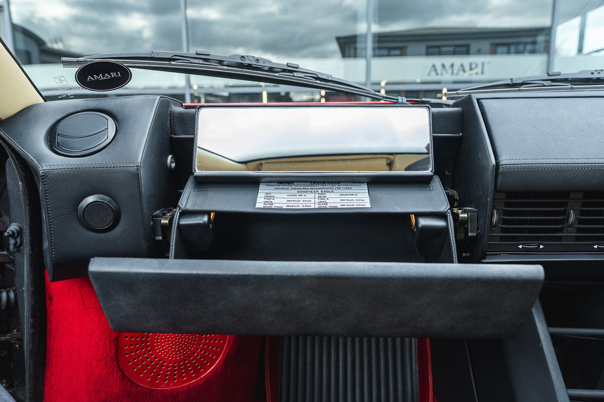 FERRARI TESTAROSSA Flat 12