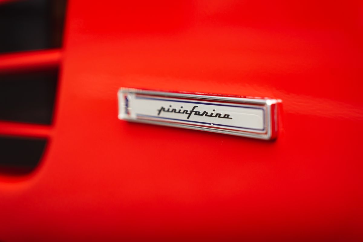 FERRARI TESTAROSSA Flat 12