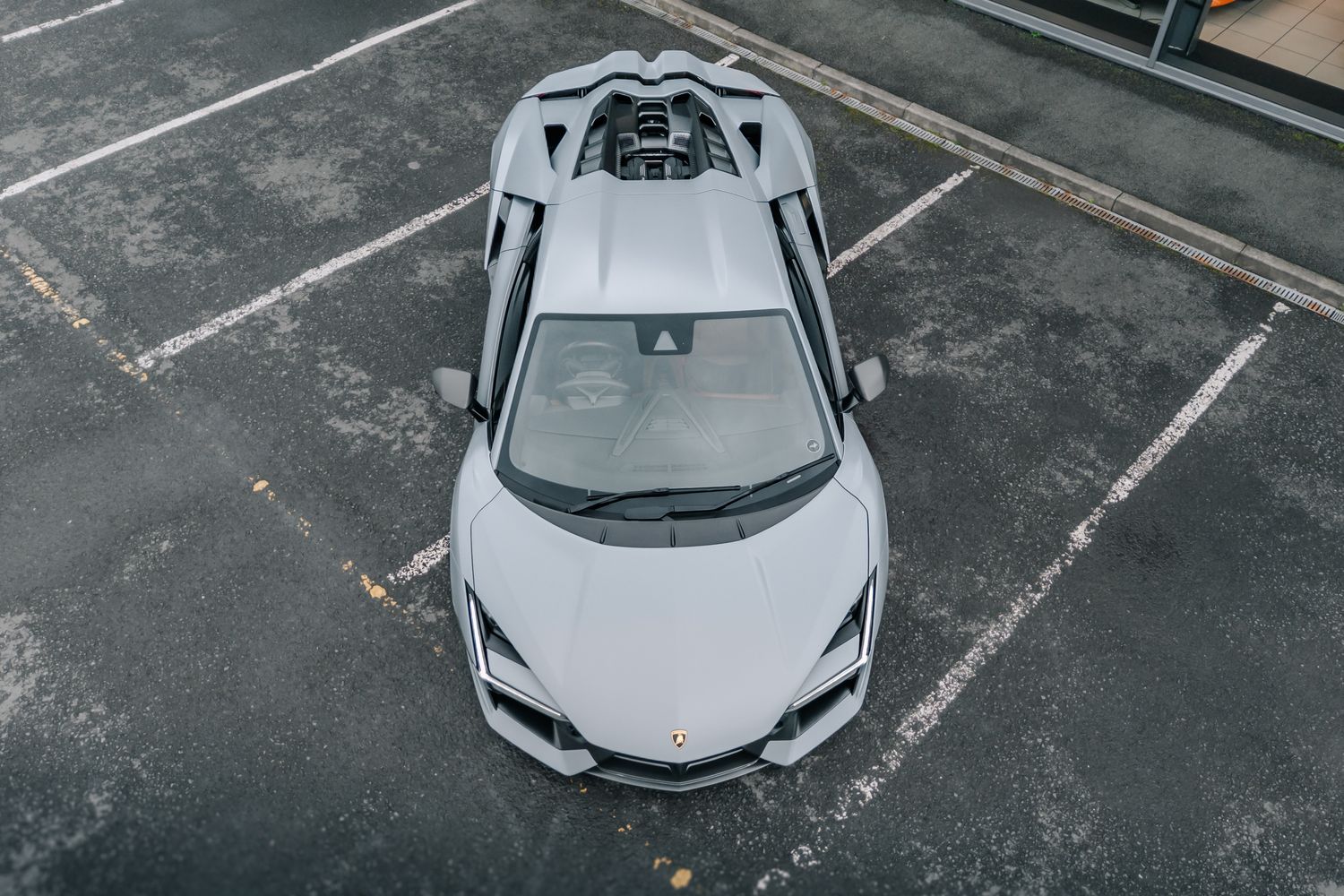 Lamborghini Revuelto