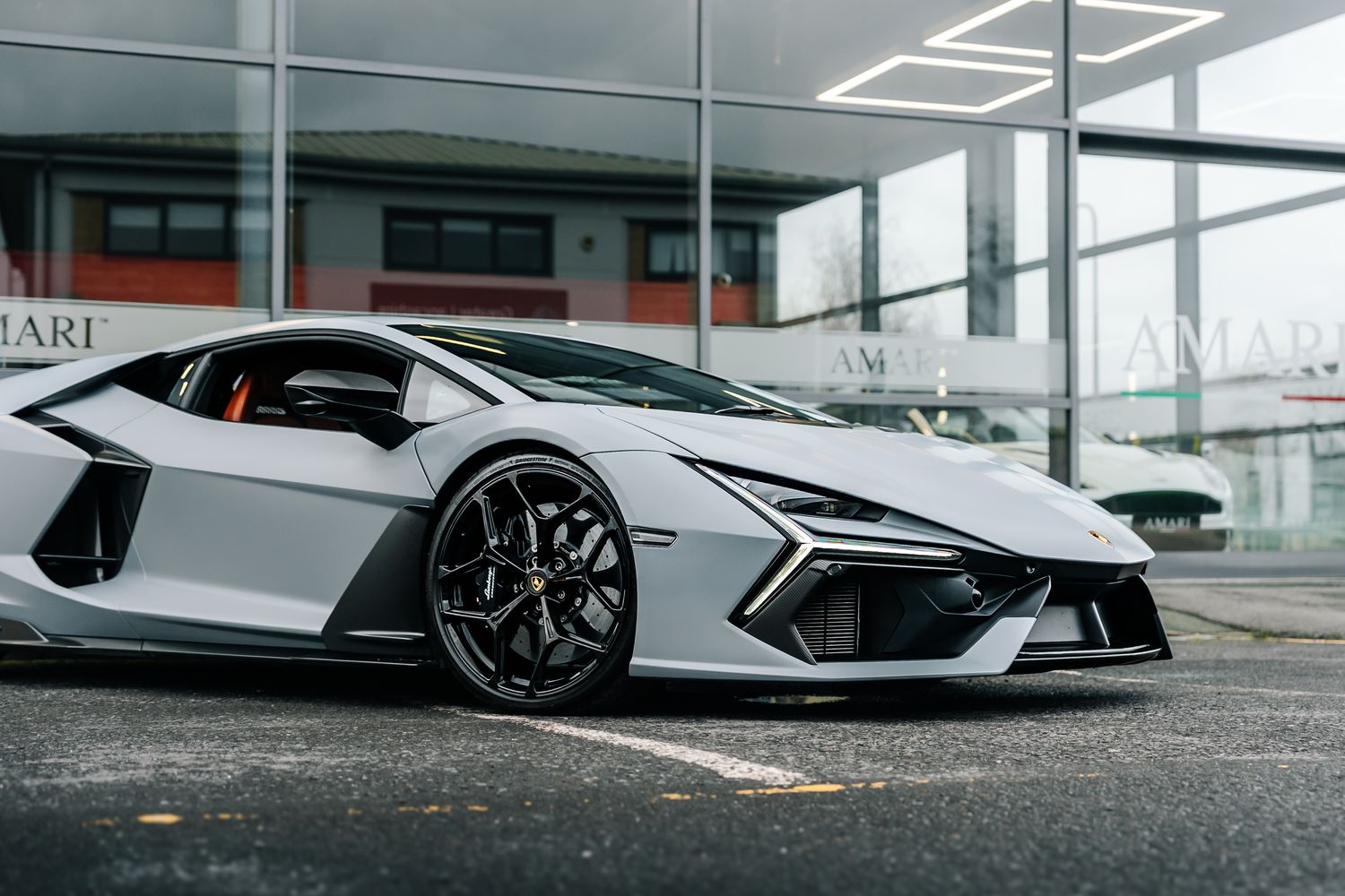 Lamborghini Revuelto