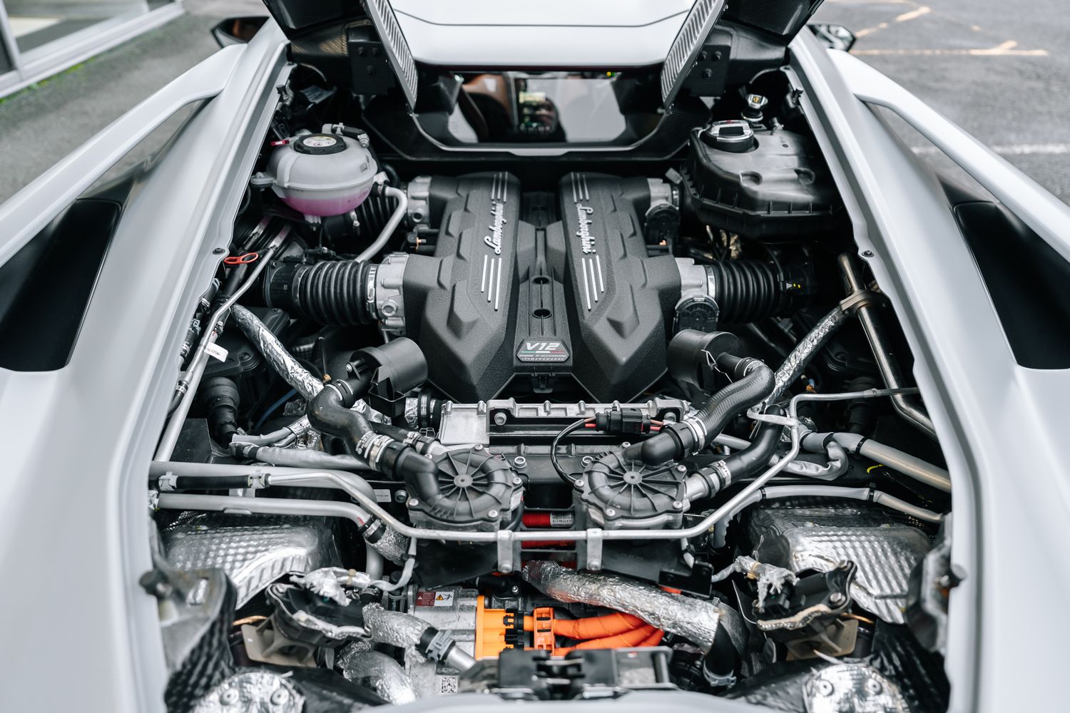 Lamborghini Revuelto