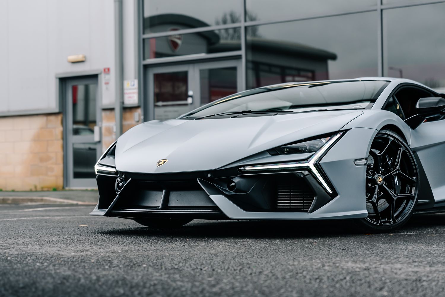 Lamborghini Revuelto
