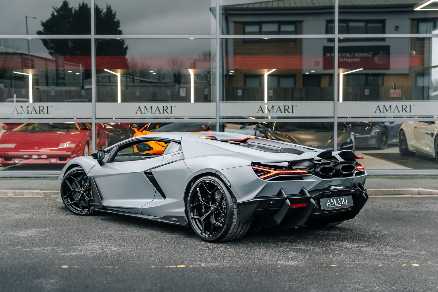 Lamborghini Revuelto