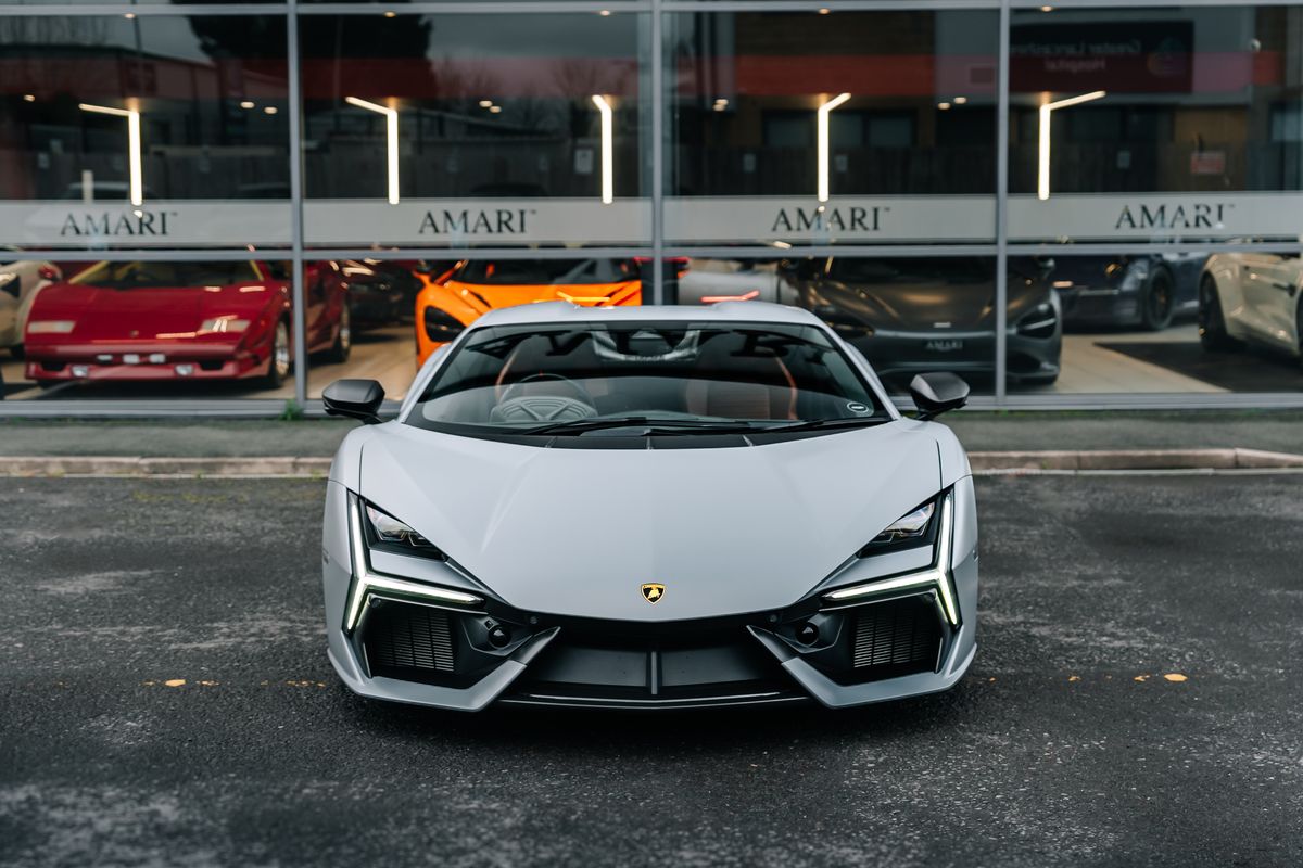 Lamborghini Revuelto