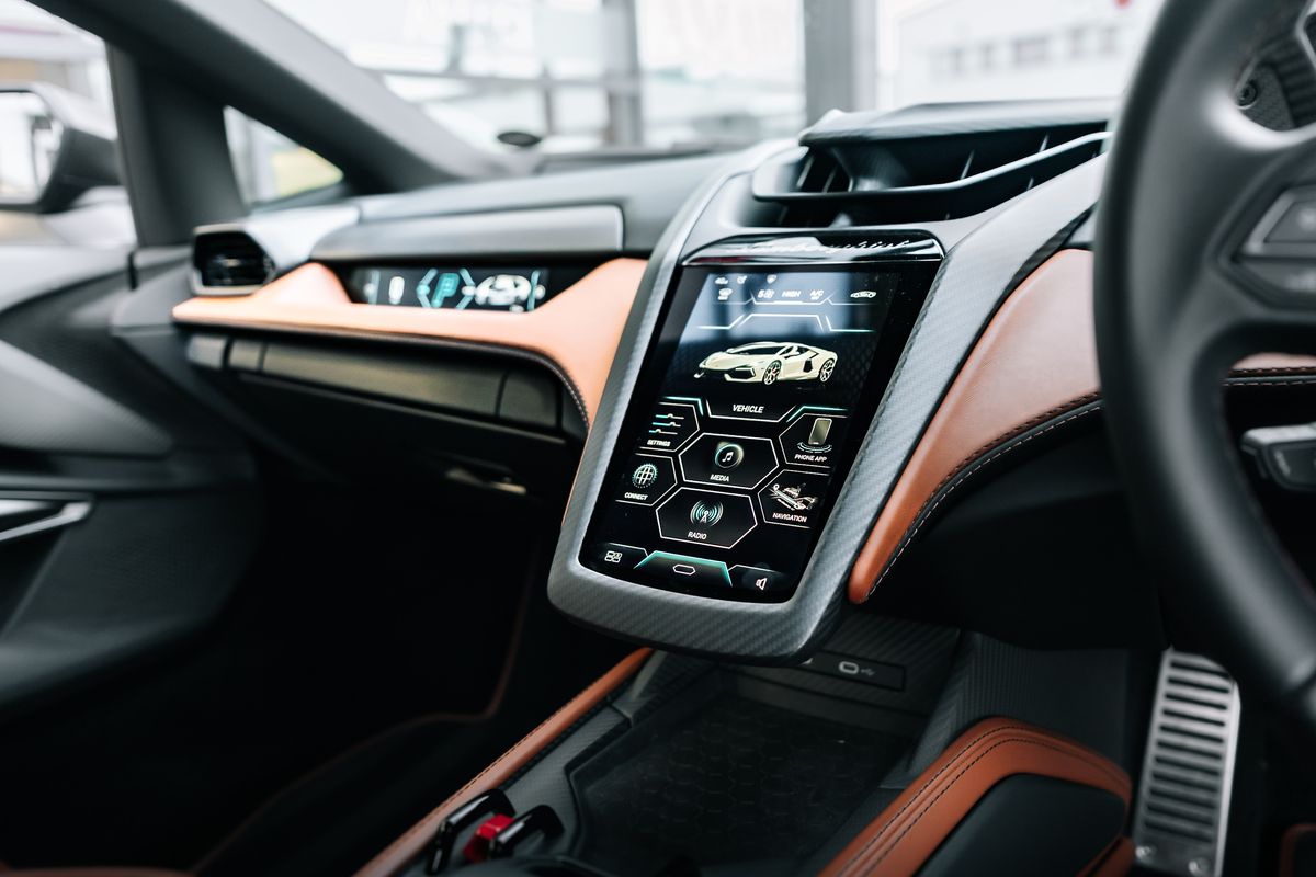 Lamborghini Revuelto