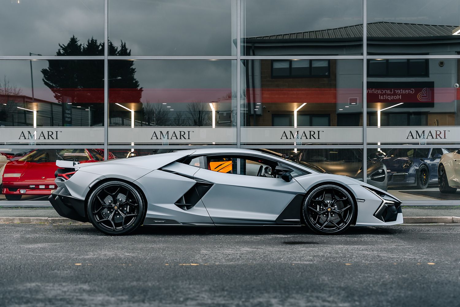 Lamborghini Revuelto