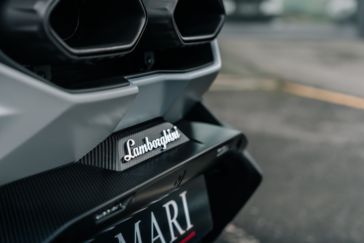 Lamborghini Revuelto