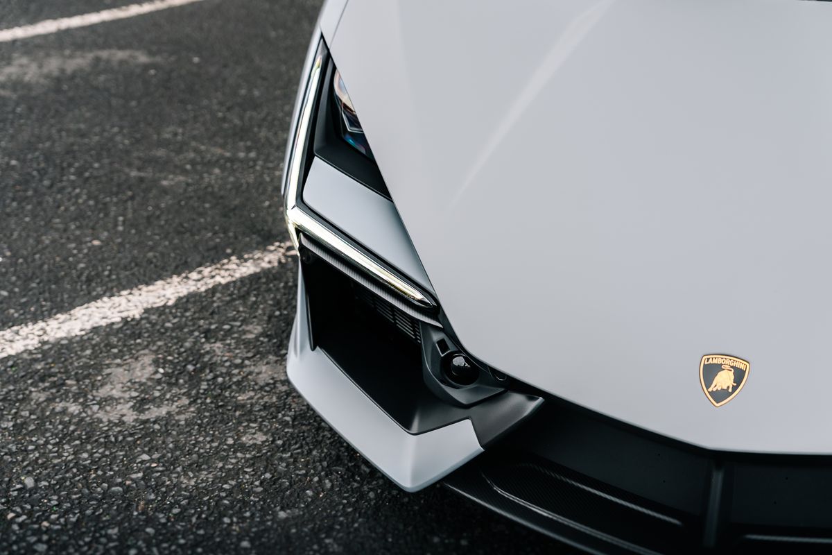 Lamborghini Revuelto