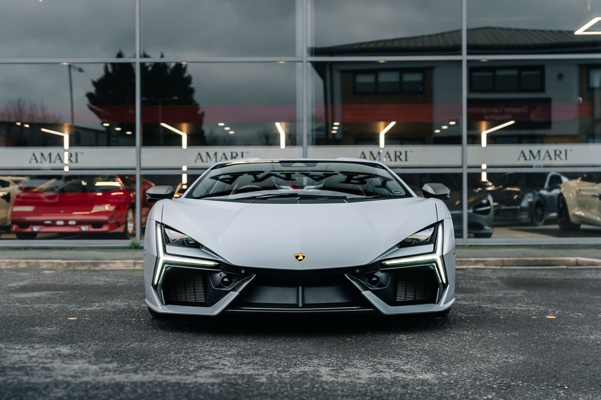 Lamborghini Revuelto