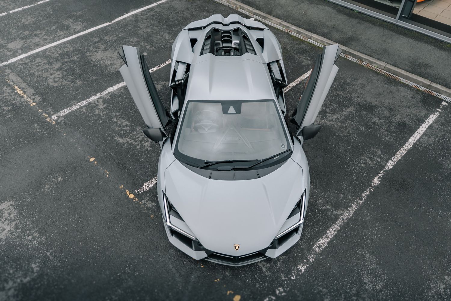 Lamborghini Revuelto