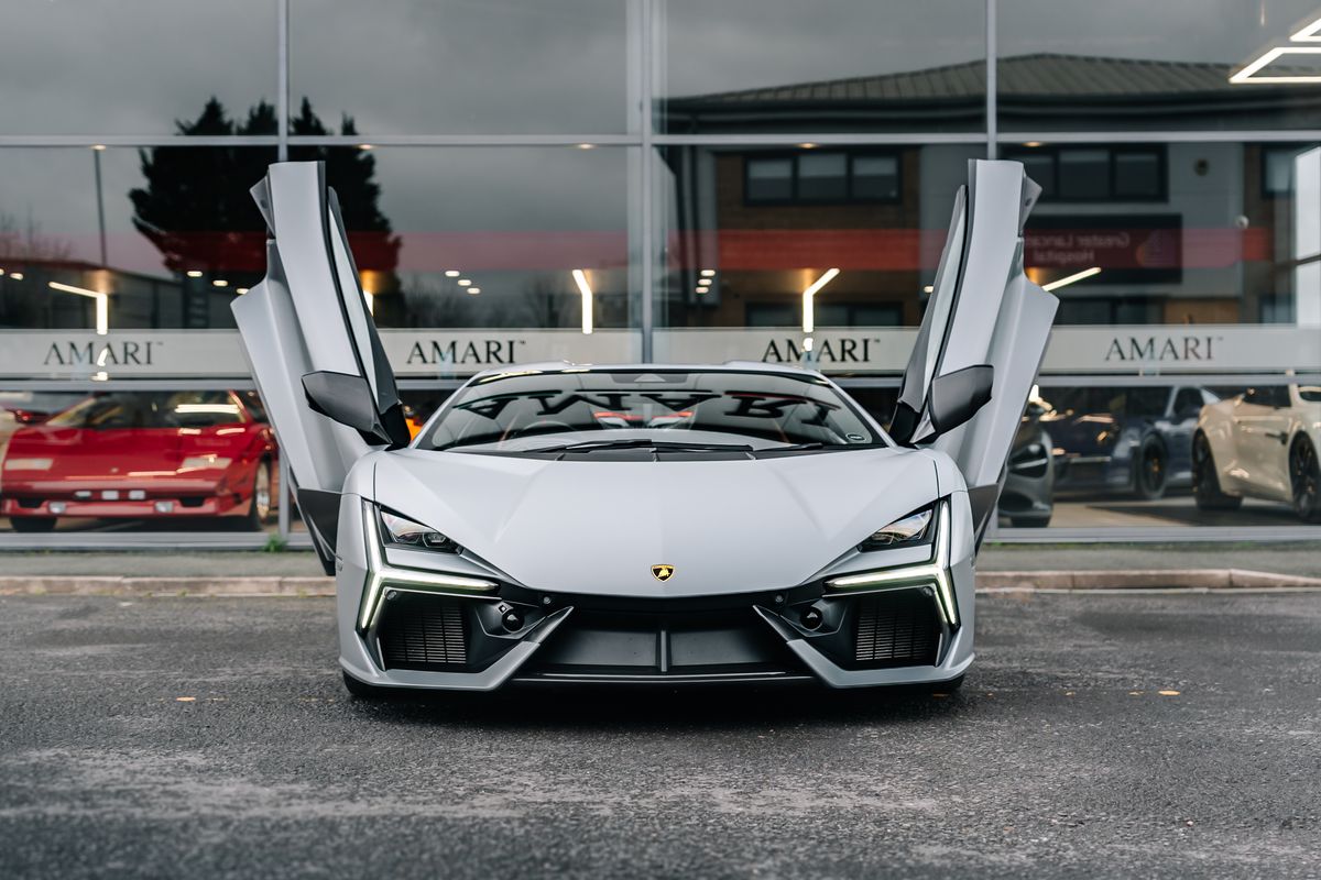Lamborghini Revuelto