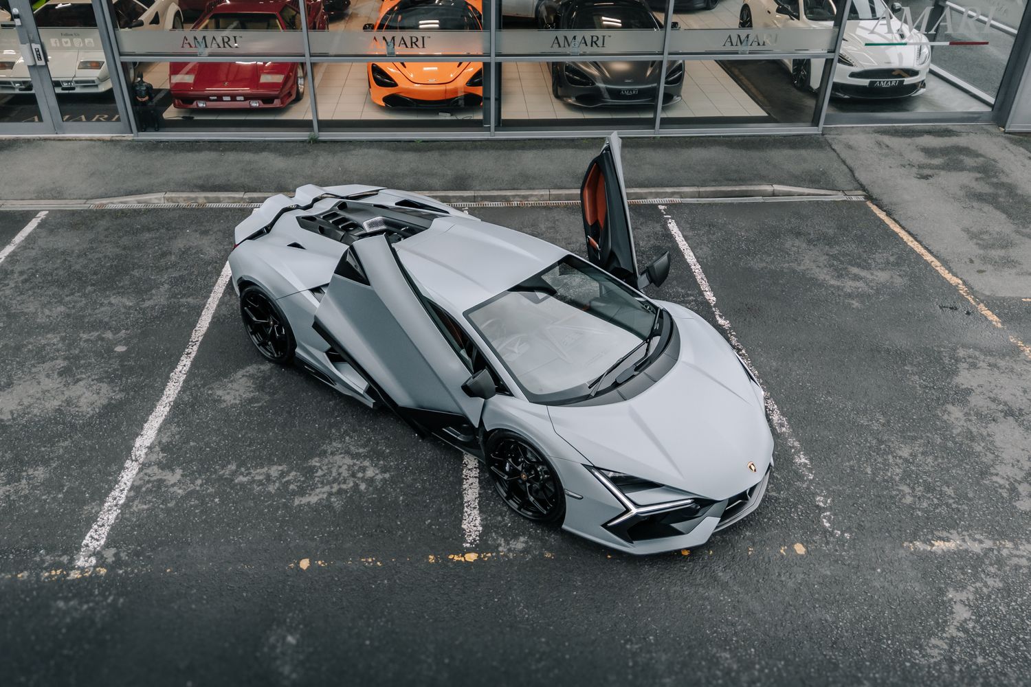 Lamborghini Revuelto