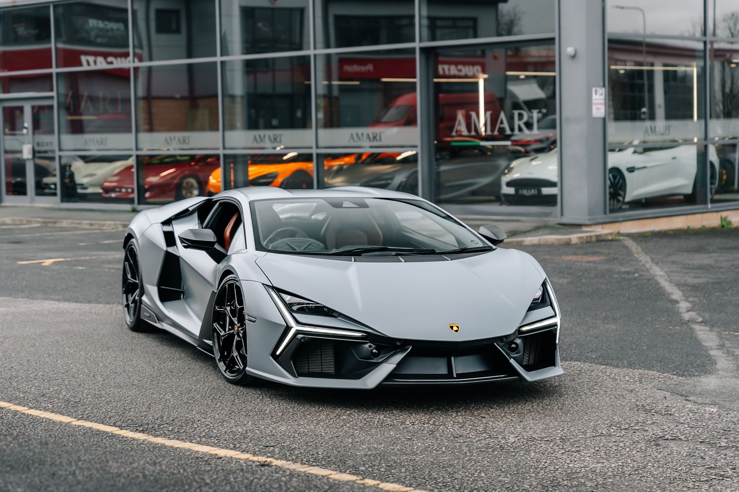 Lamborghini Revuelto