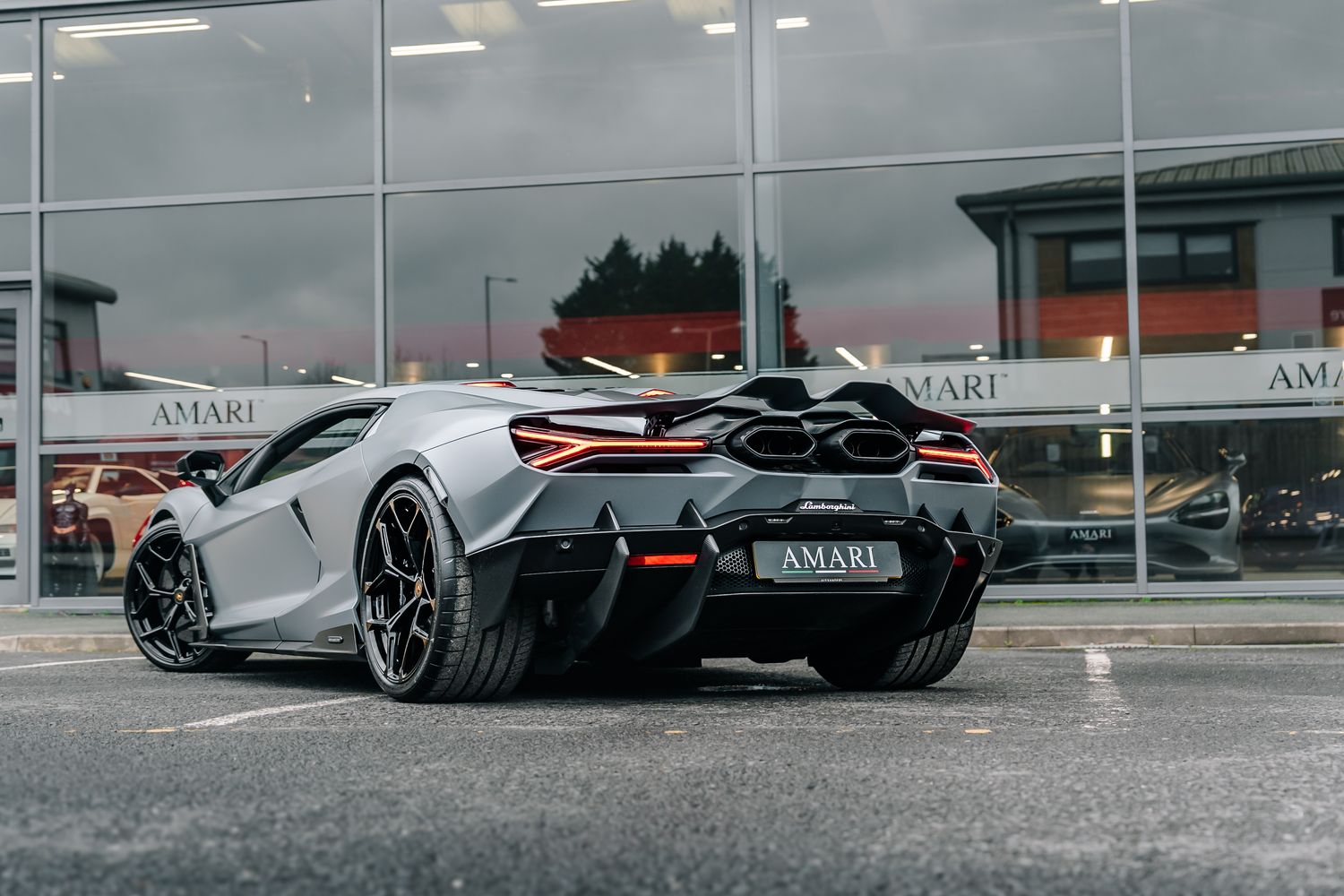 Lamborghini Revuelto