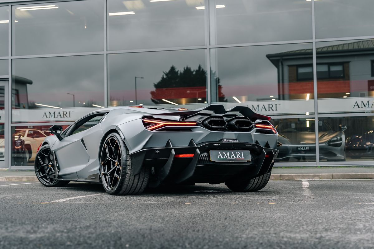 Lamborghini Revuelto