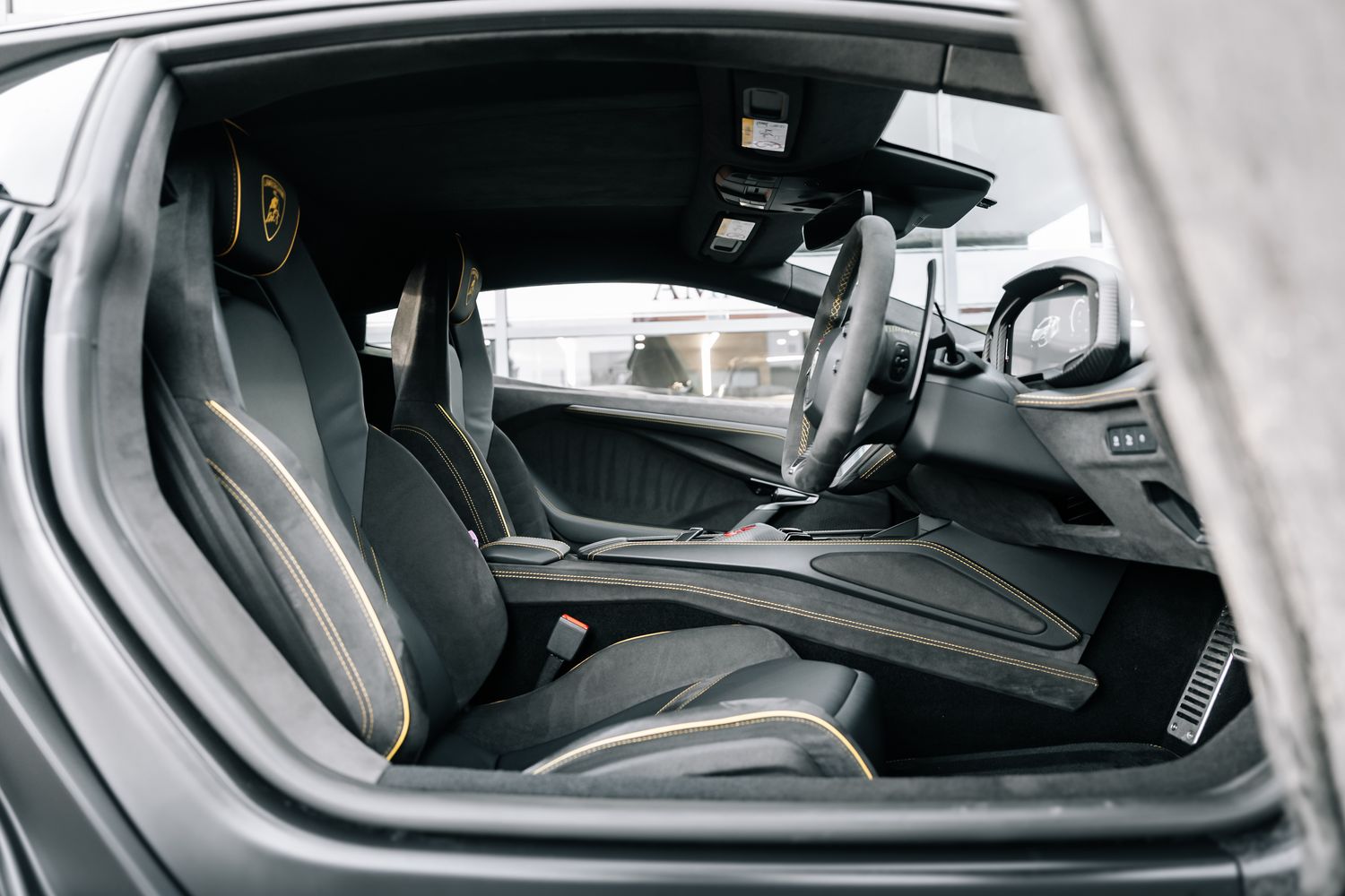 Lamborghini Revuelto