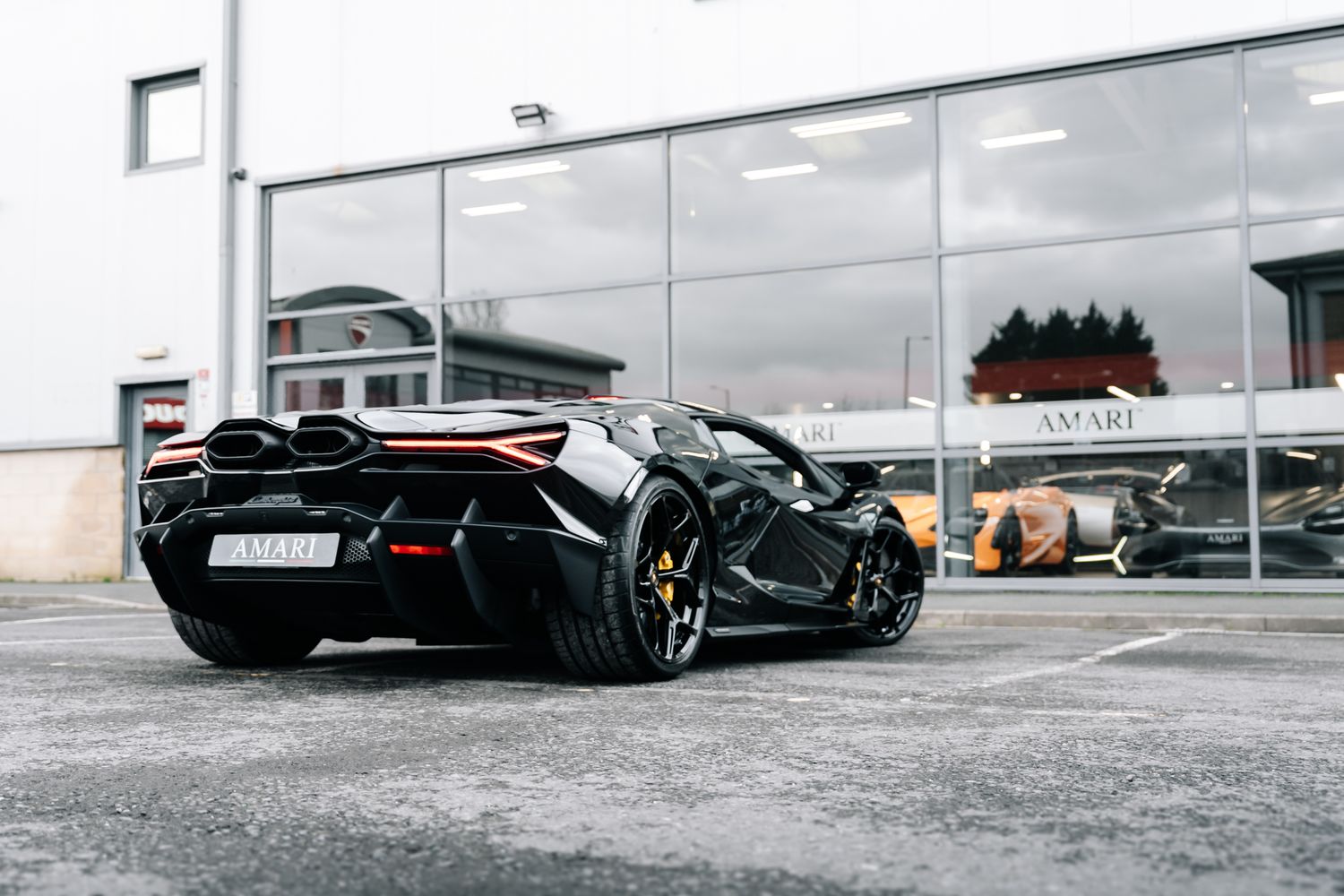 Lamborghini Revuelto