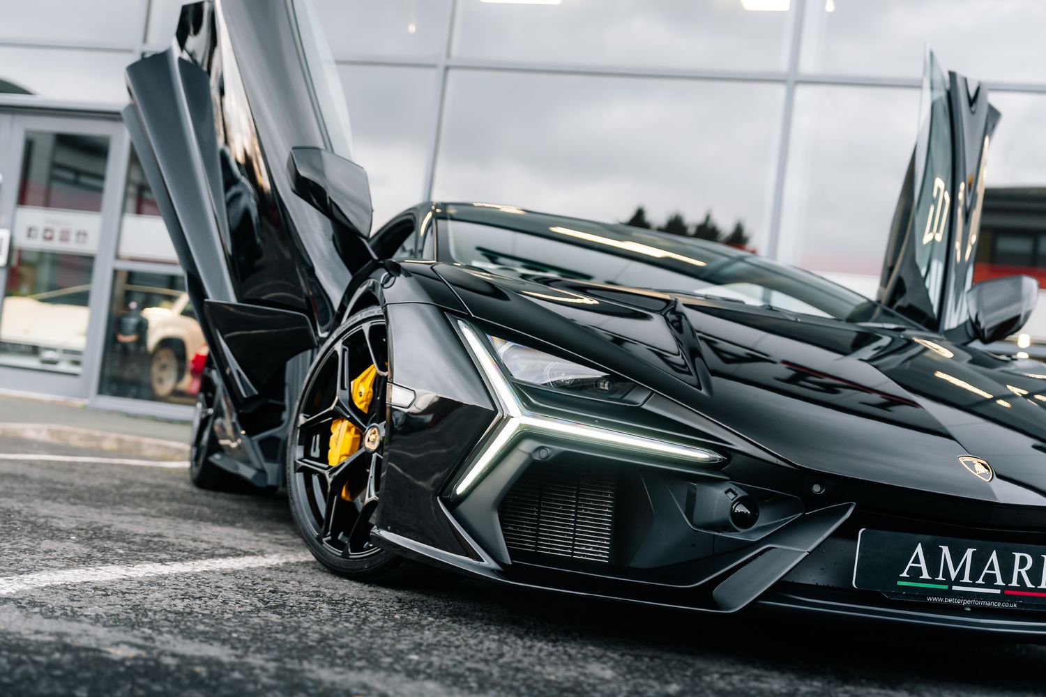 Lamborghini Revuelto