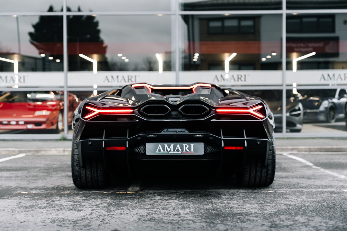 Lamborghini Revuelto
