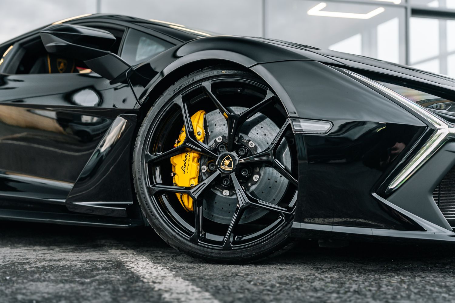 Lamborghini Revuelto