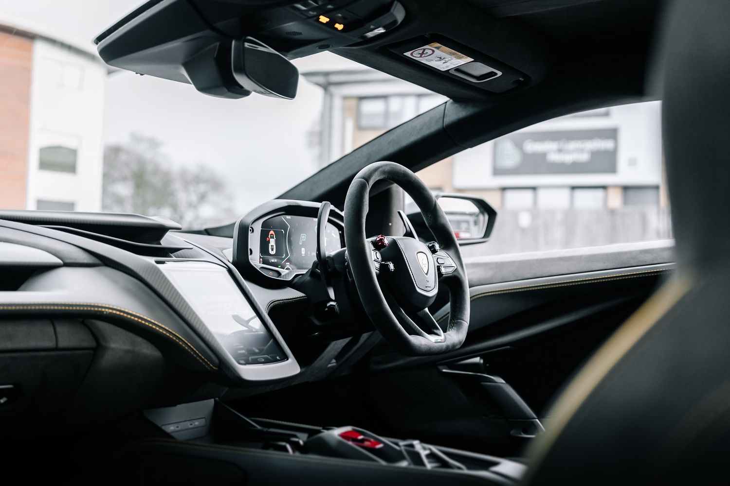 Lamborghini Revuelto