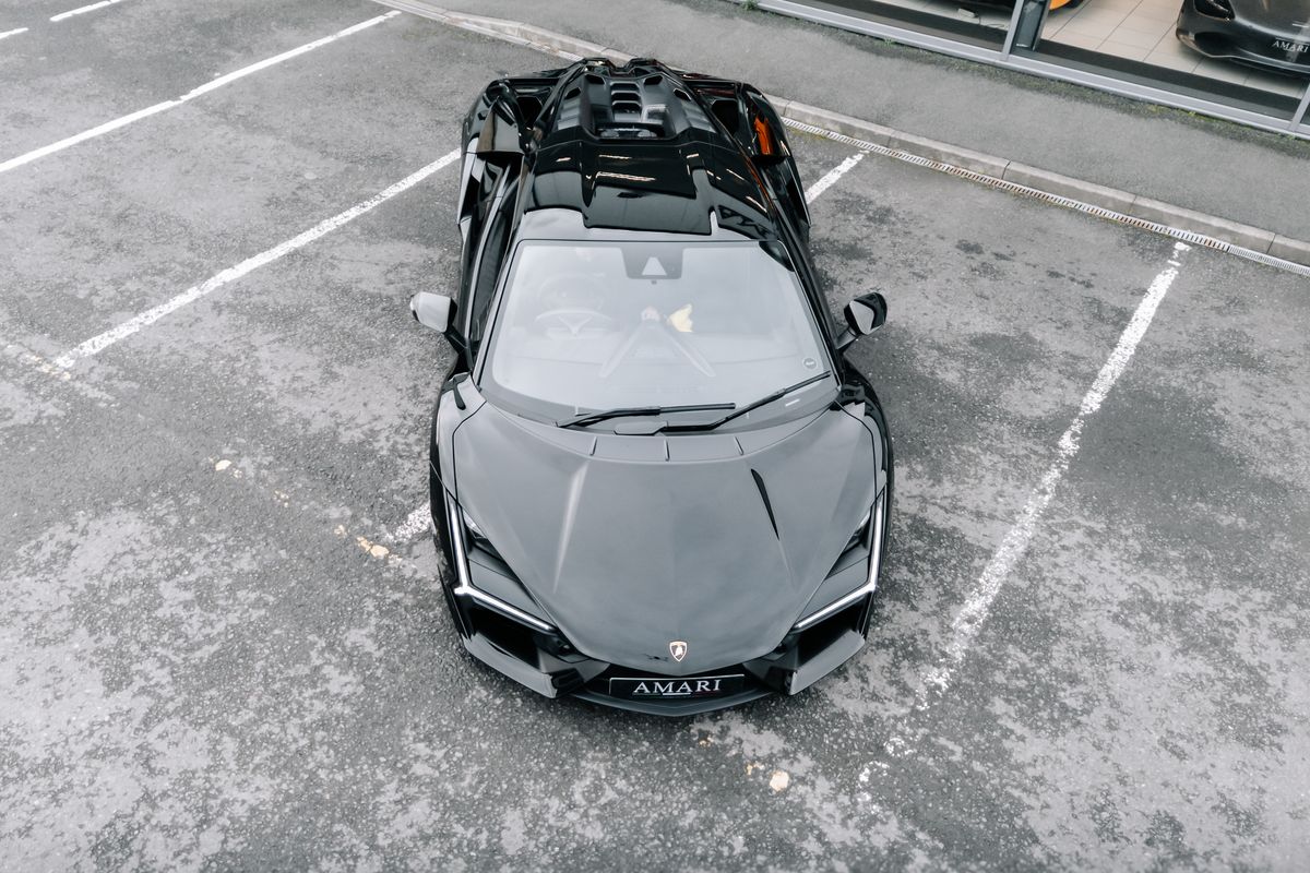 Lamborghini Revuelto