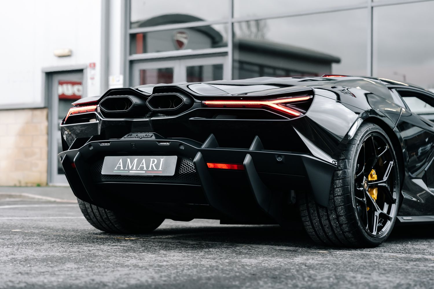 Lamborghini Revuelto