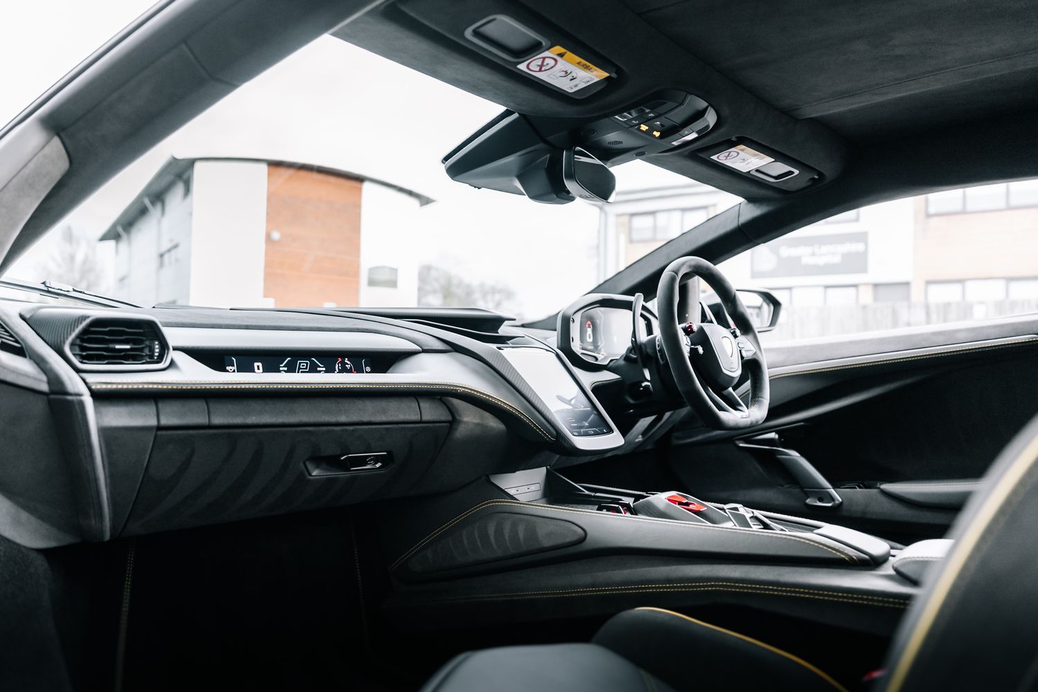 Lamborghini Revuelto