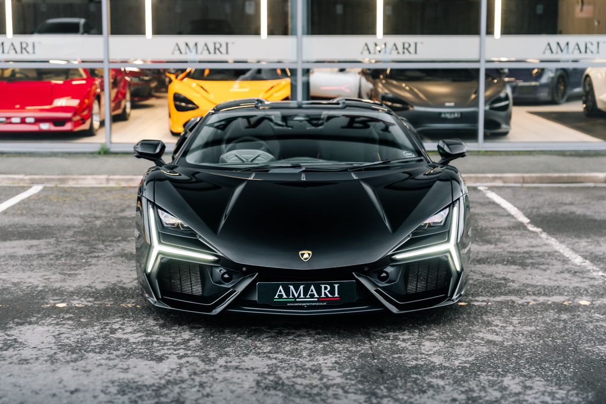 Lamborghini Revuelto