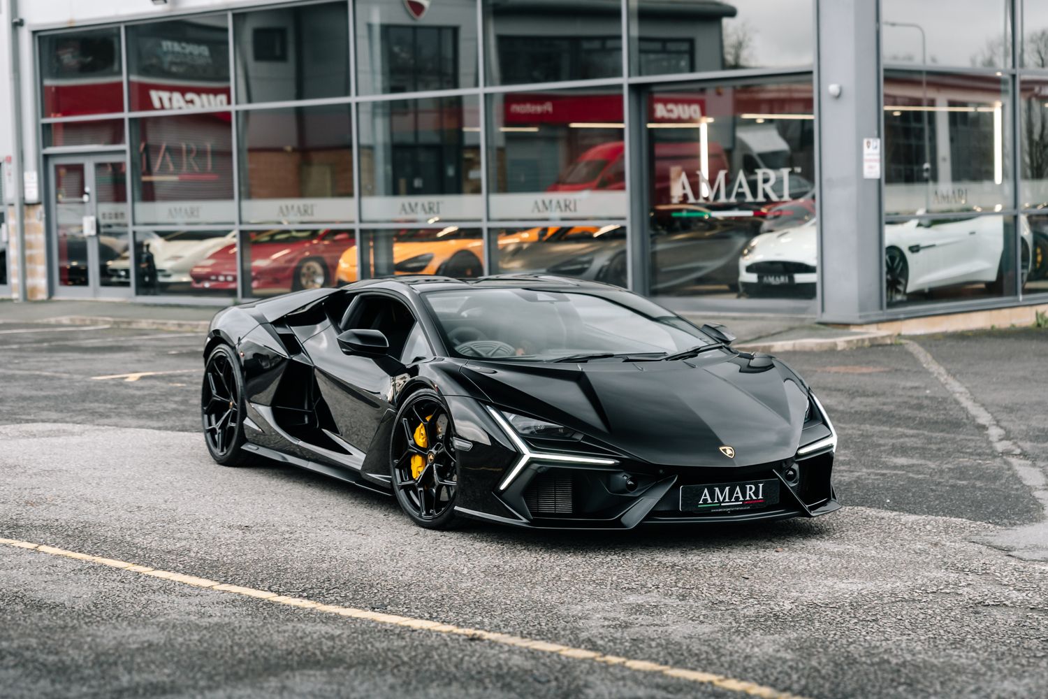 Lamborghini Revuelto