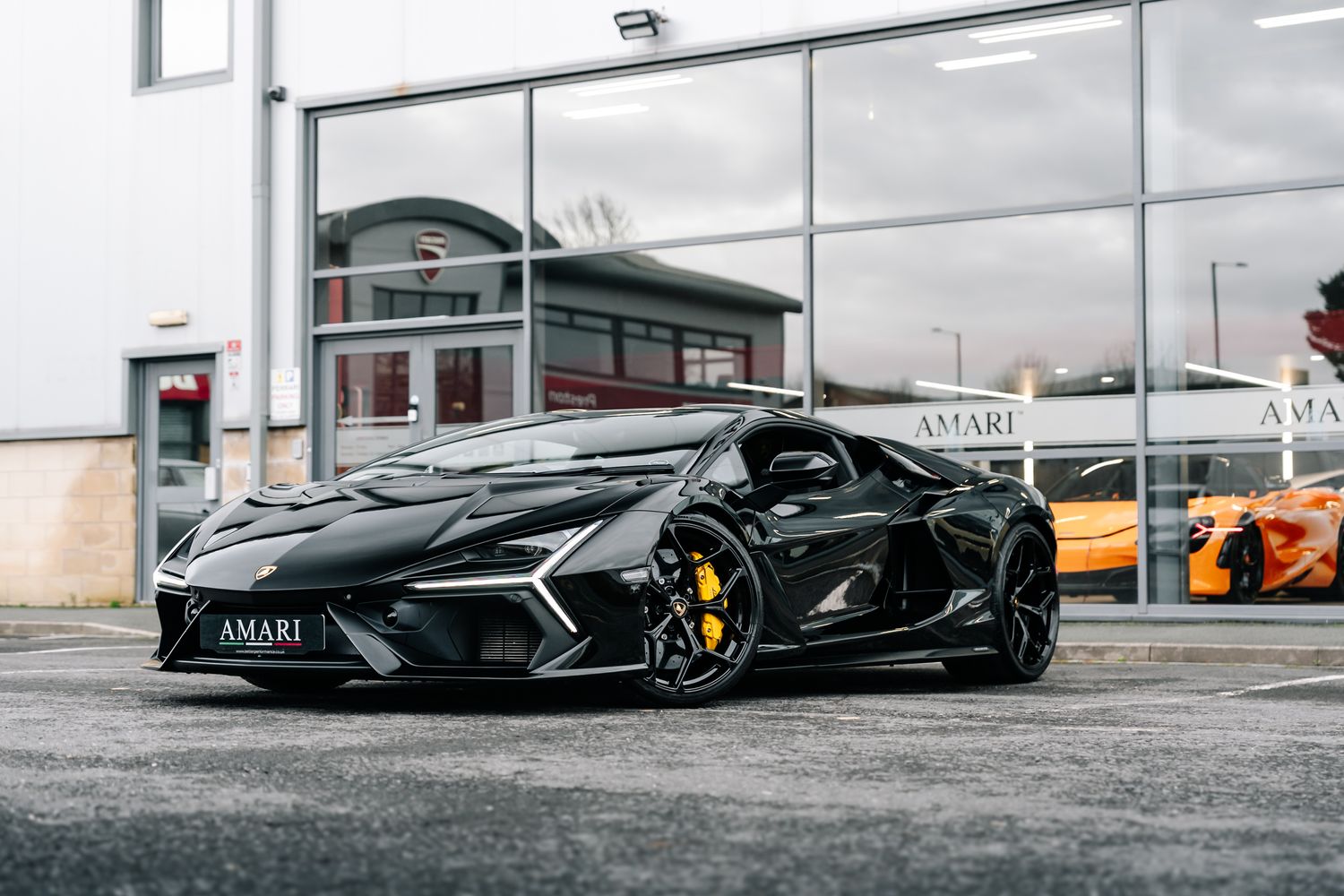 Lamborghini Revuelto