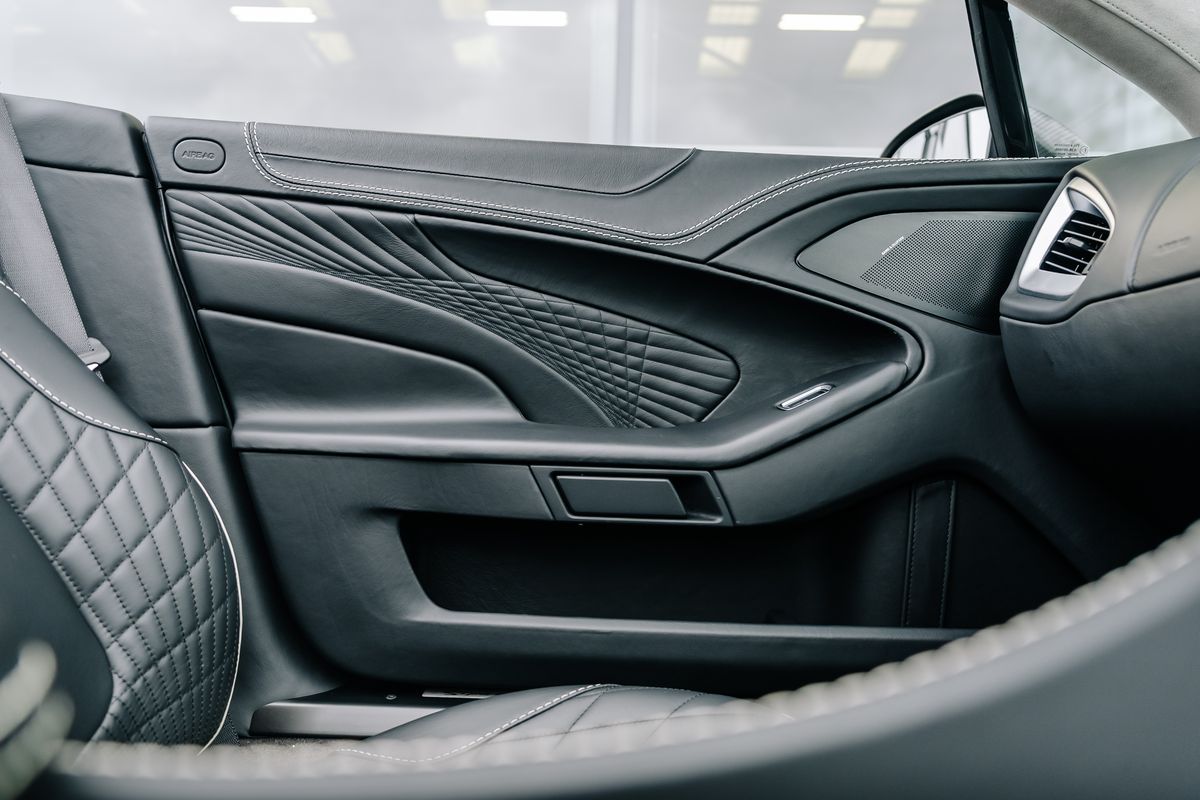 ASTON MARTIN VANQUISH 6.0 V12 S Volante