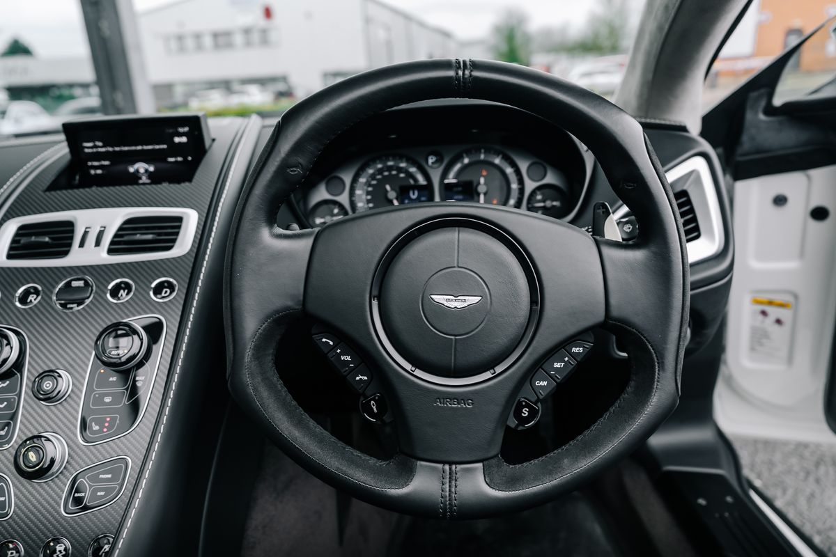 ASTON MARTIN VANQUISH 6.0 V12 S Volante