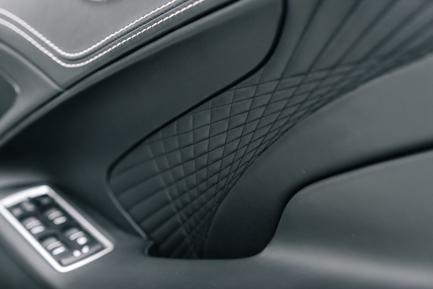 Aston Martin Vanquish