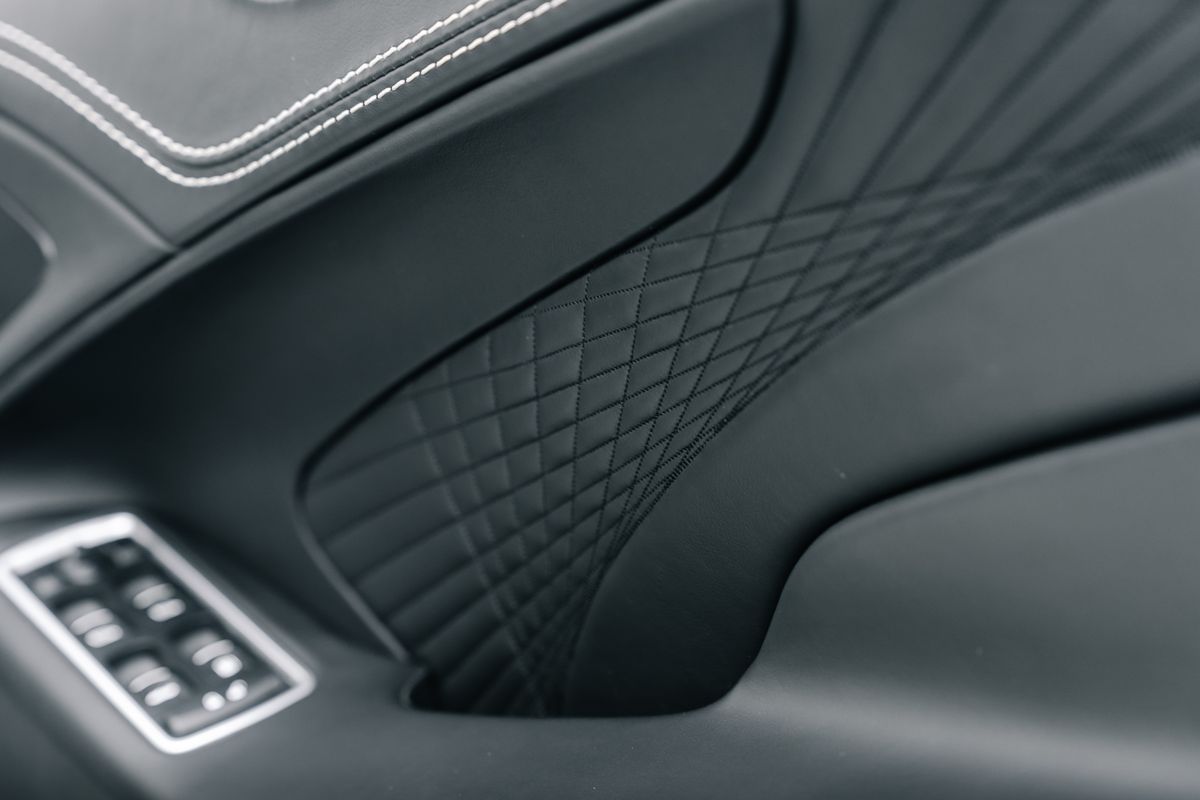 ASTON MARTIN VANQUISH 6.0 V12 S Volante