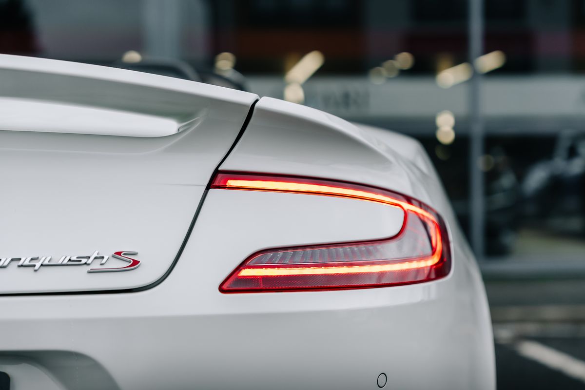 ASTON MARTIN VANQUISH 6.0 V12 S Volante