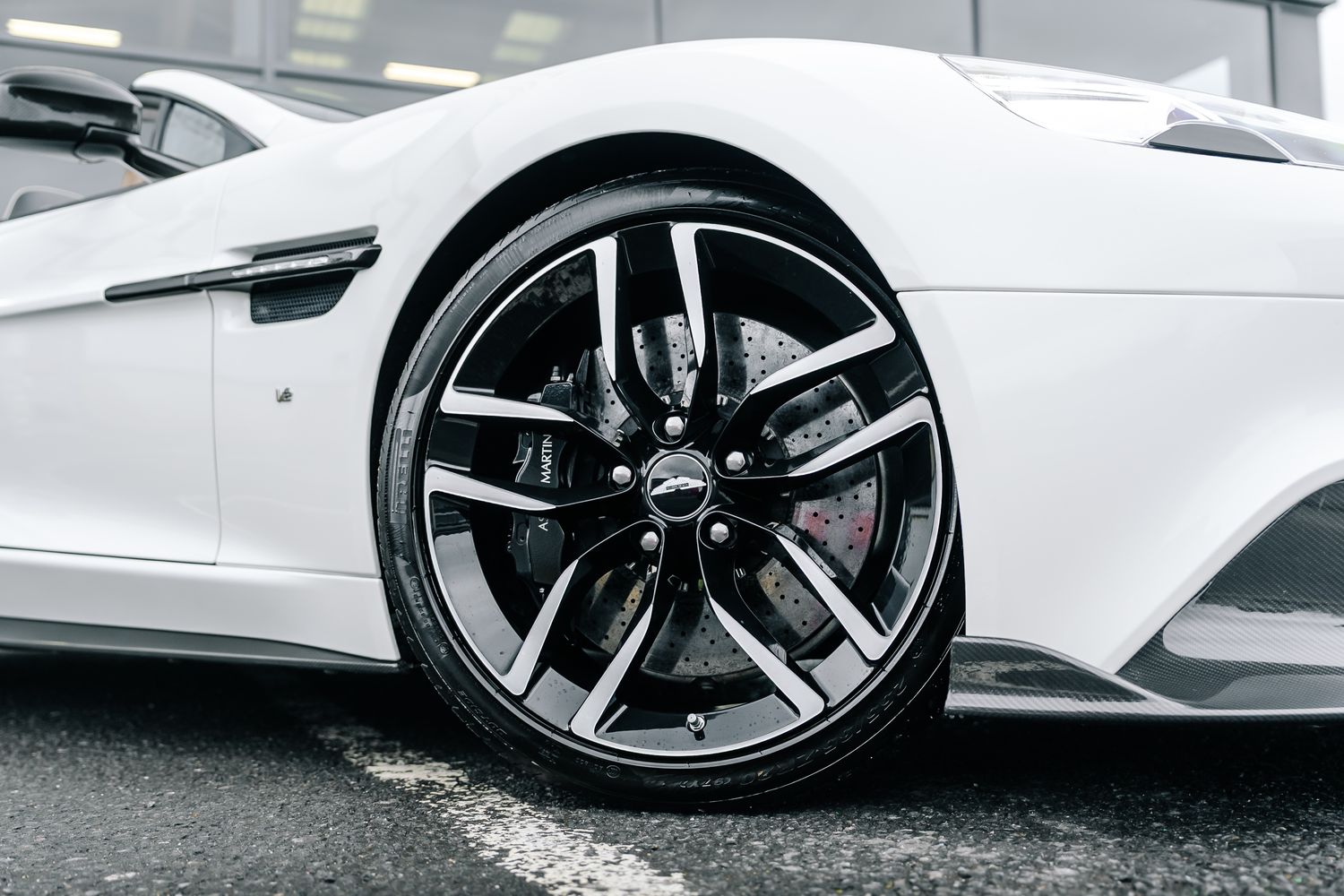 Aston Martin Vanquish