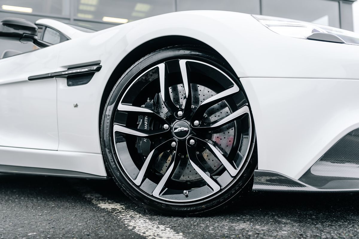 ASTON MARTIN VANQUISH 6.0 V12 S Volante