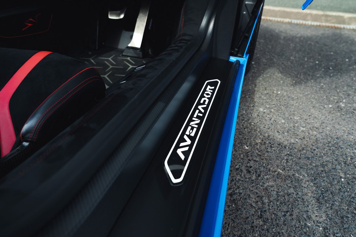 Lamborghini Aventador  LP750-4 SV Roadster SV Roadster