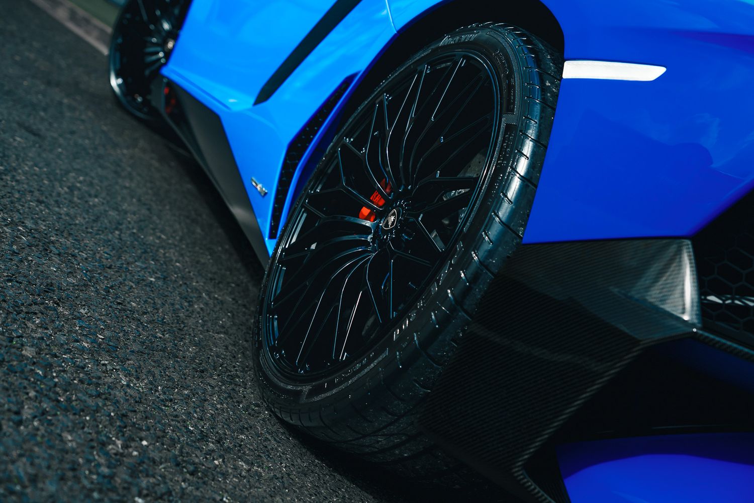 Lamborghini Aventador  LP750-4 SV Roadster SV Roadster