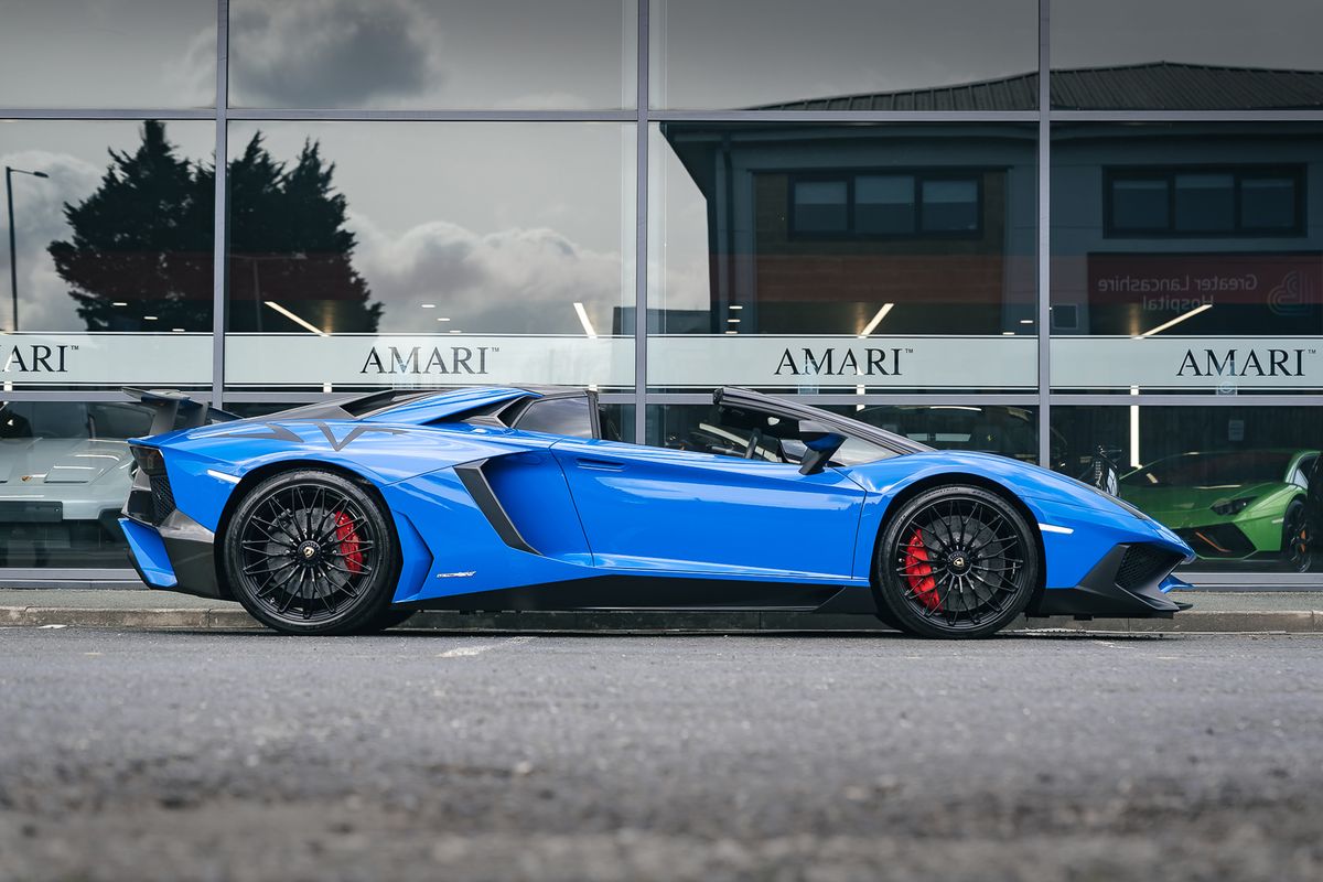 Lamborghini Aventador  LP750-4 SV Roadster SV Roadster