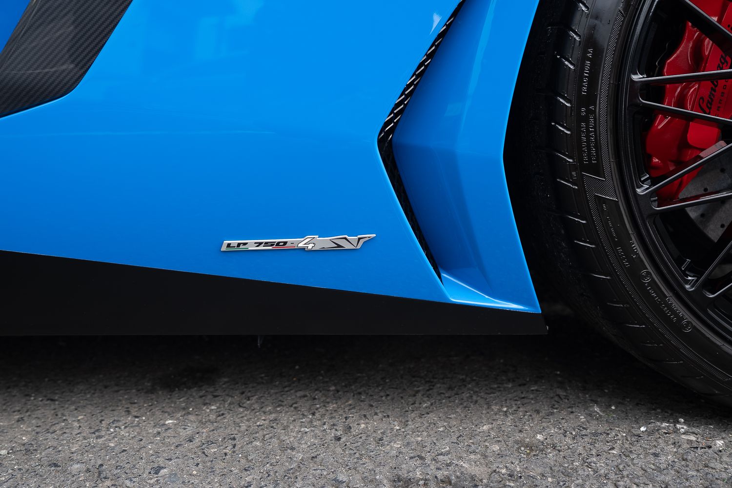 Lamborghini Aventador  LP750-4 SV Roadster SV Roadster